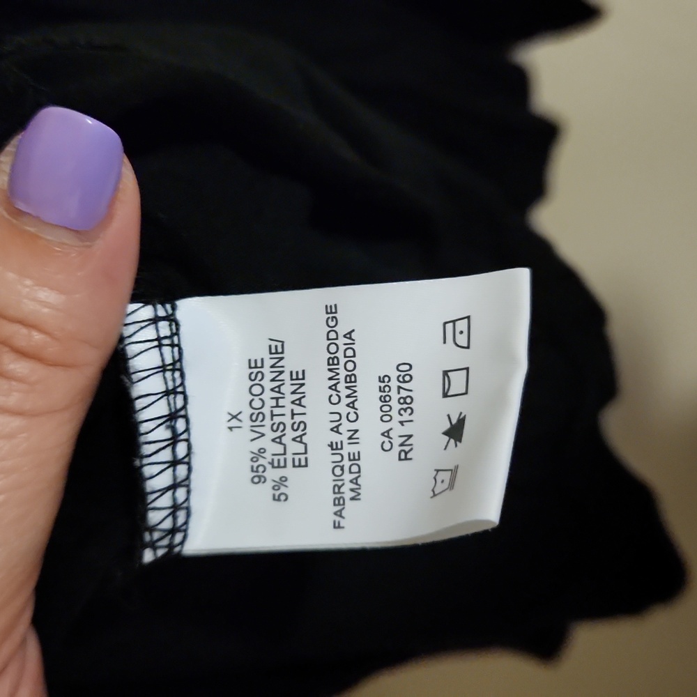 🏷  Penningtons Black Keyhole Tank - Picture 4 of 4